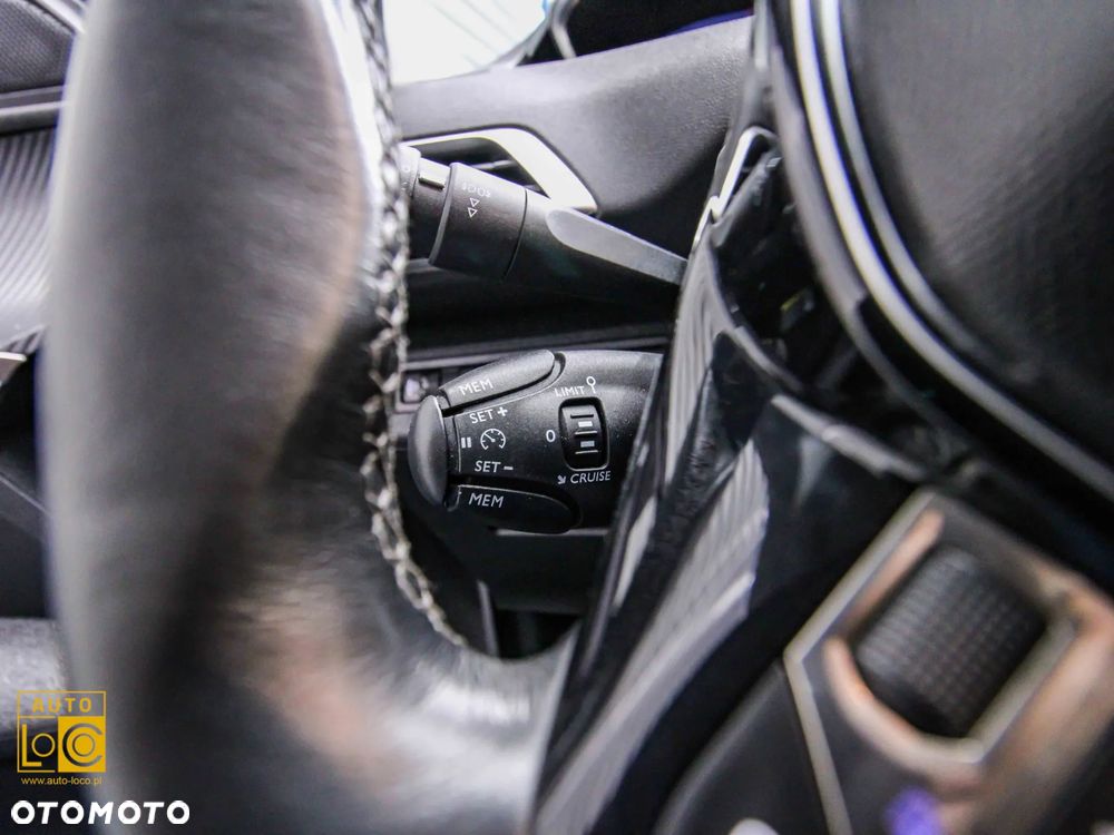 Peugeot 3008 PureTech 130 Stop & Start GPF Allure - 28