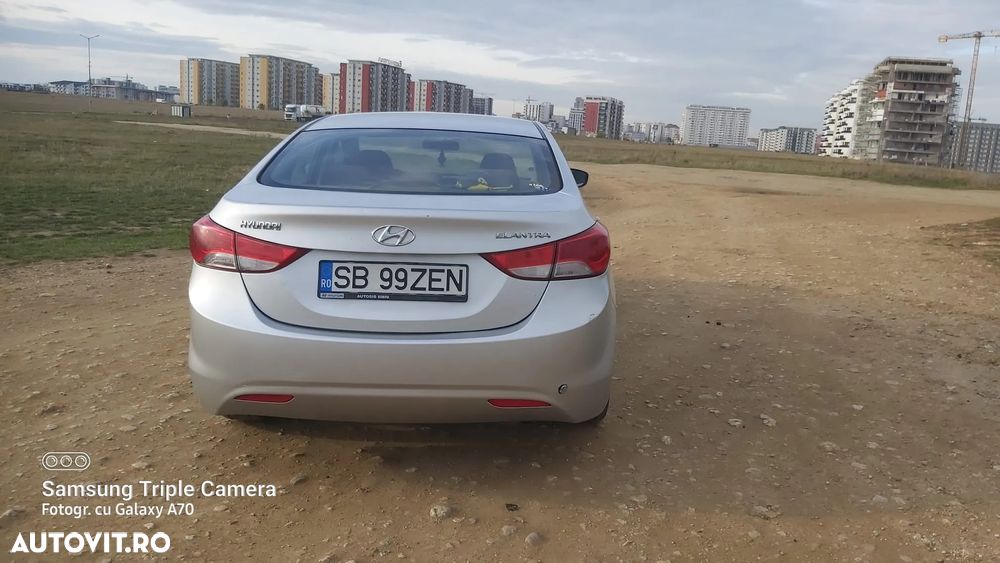 Hyundai Elantra 1.6 MPi Highway Heat+ - 11