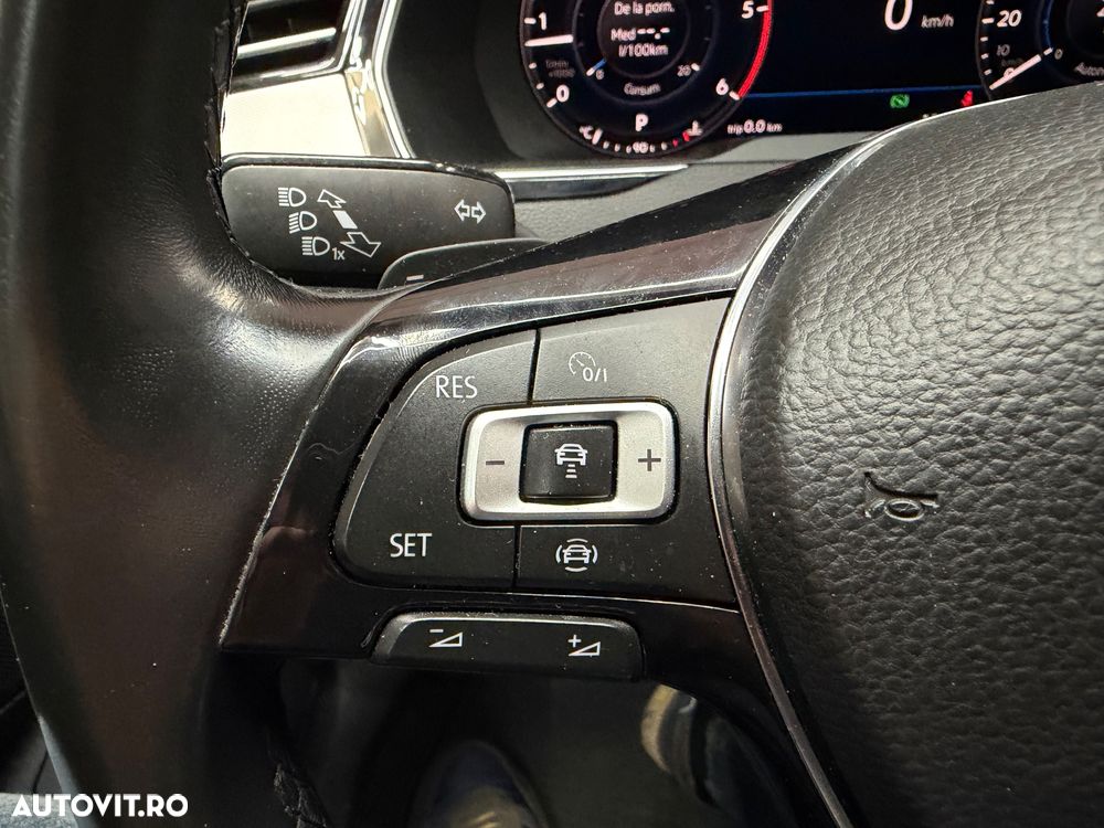 Volkswagen Passat 2.0 TDI DSG Highline - 22