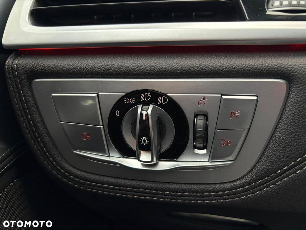 BMW Seria 7 750i xDrive sport - 22