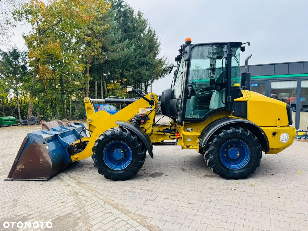 Caterpillar 908H - 2