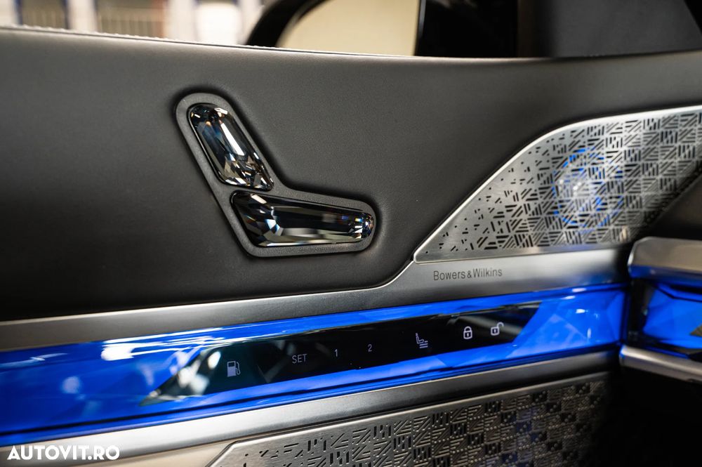 BMW M7 M760e xDrive - 25