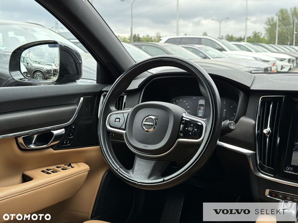 Volvo V90 Cross Country - 13