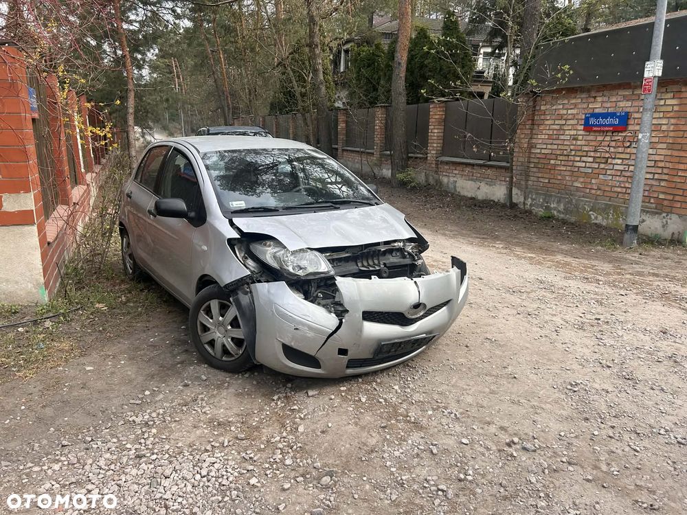 Toyota Yaris 1.33 Luna - 1