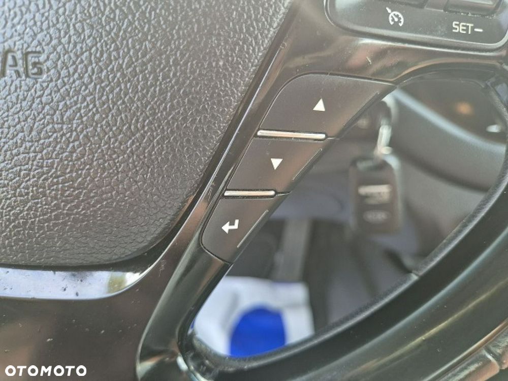 Kia Ceed - 30