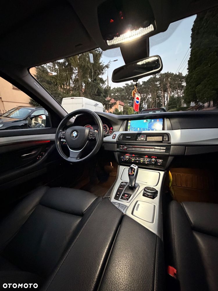 BMW Seria 5 530d xDrive Luxury Line - 11
