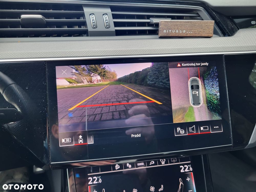 Audi Q8 e-tron 55 quattro S line - 32