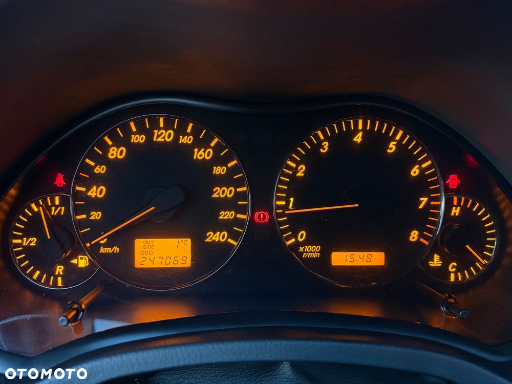 Toyota Avensis 1.8 VVT-i Luna - 19