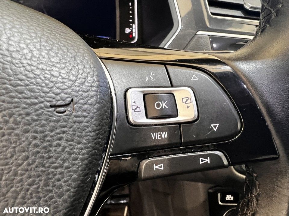 Volkswagen Tiguan - 12