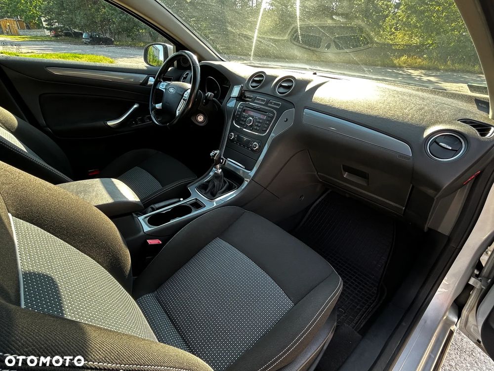 Ford Mondeo 2.0 TDCi Ambiente - 14