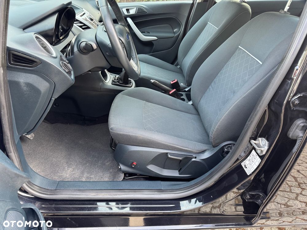 Ford Fiesta 1.25 Champions Edition - 32