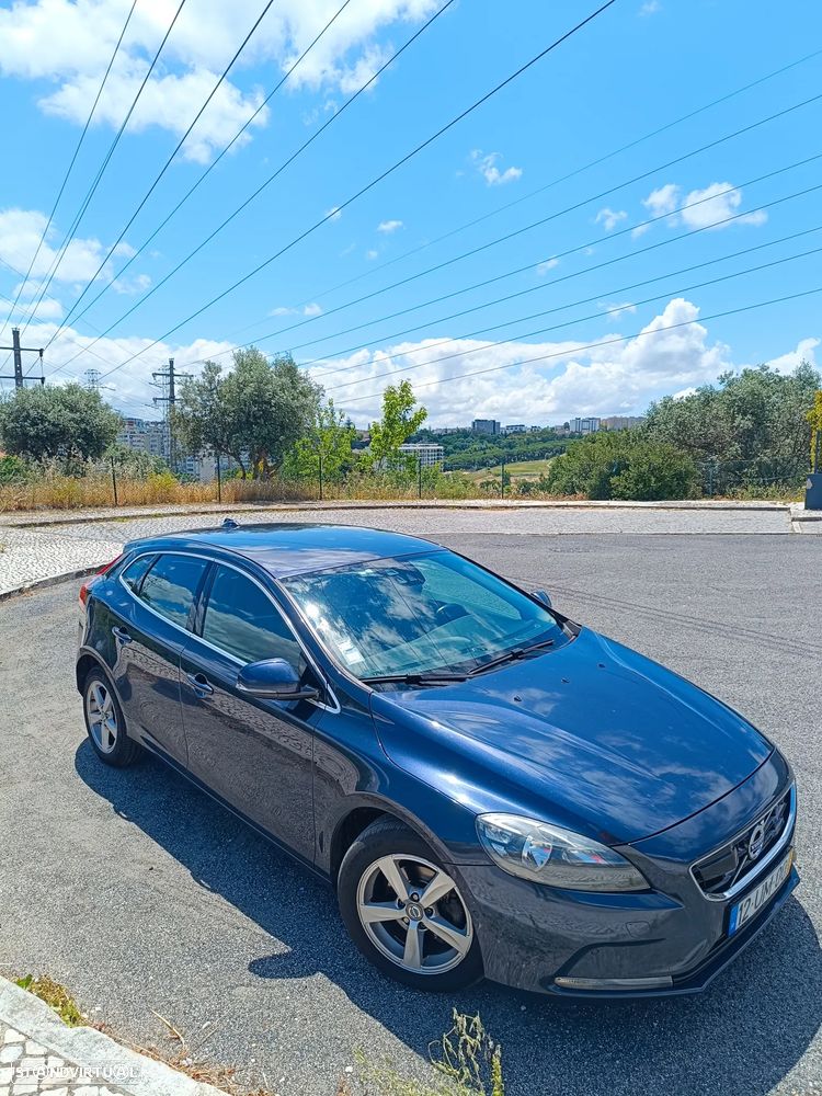 Volvo V40 D2 Momentum - 2