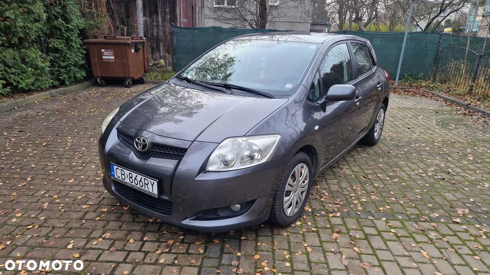 Toyota Auris 1.6 VVT-i Sol - 1