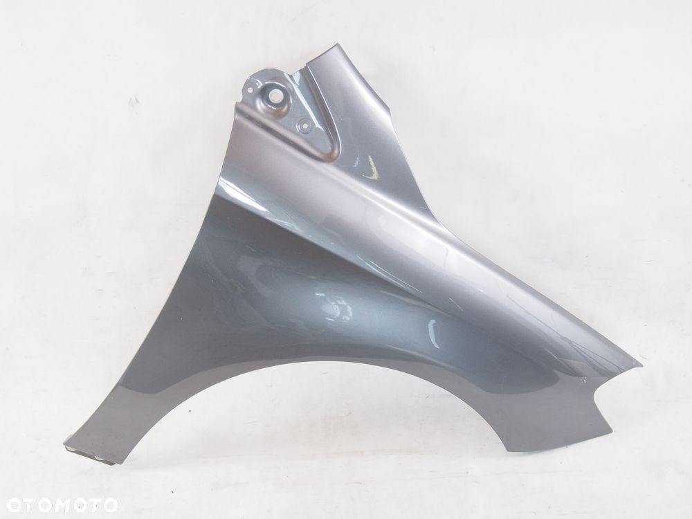 Mercedes B-Klasa W246 11r Blotnik prawy b klasa 2011