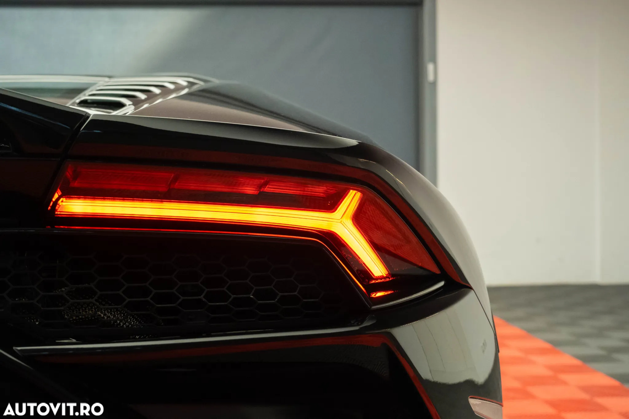 Lamborghini Huracan - 11