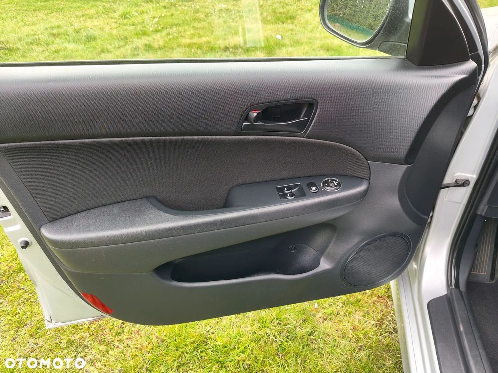 Hyundai i30 i30cw 1.4 blue Comfort - 11