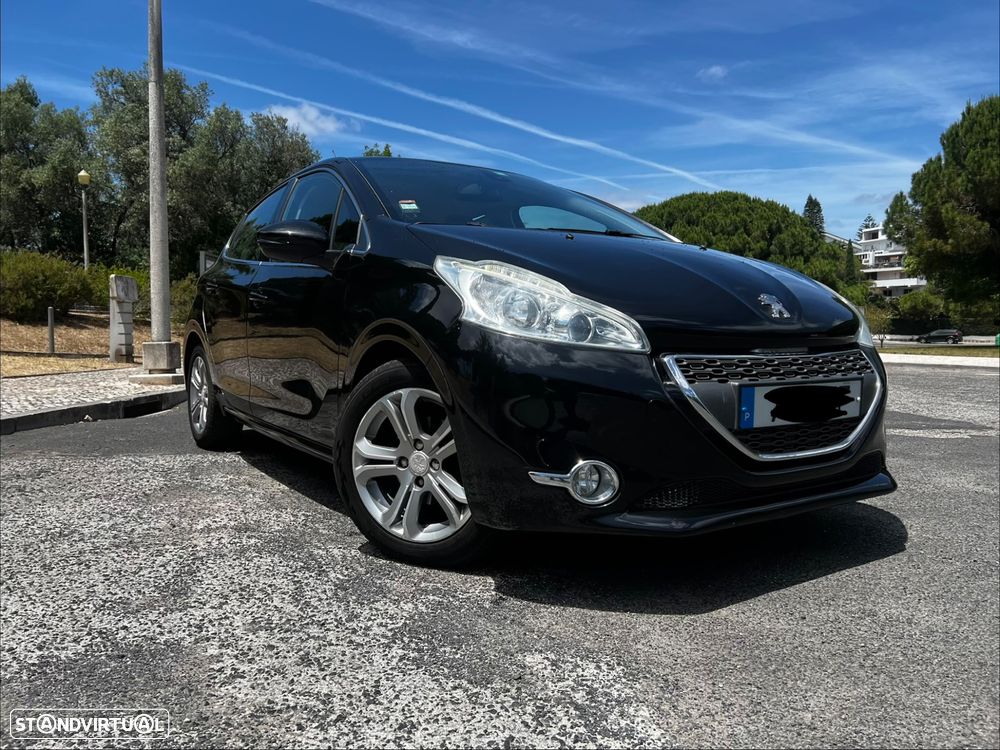Peugeot 208 - 1