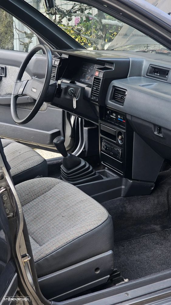 Nissan Sunny Sedan 1.3 SLX - 12