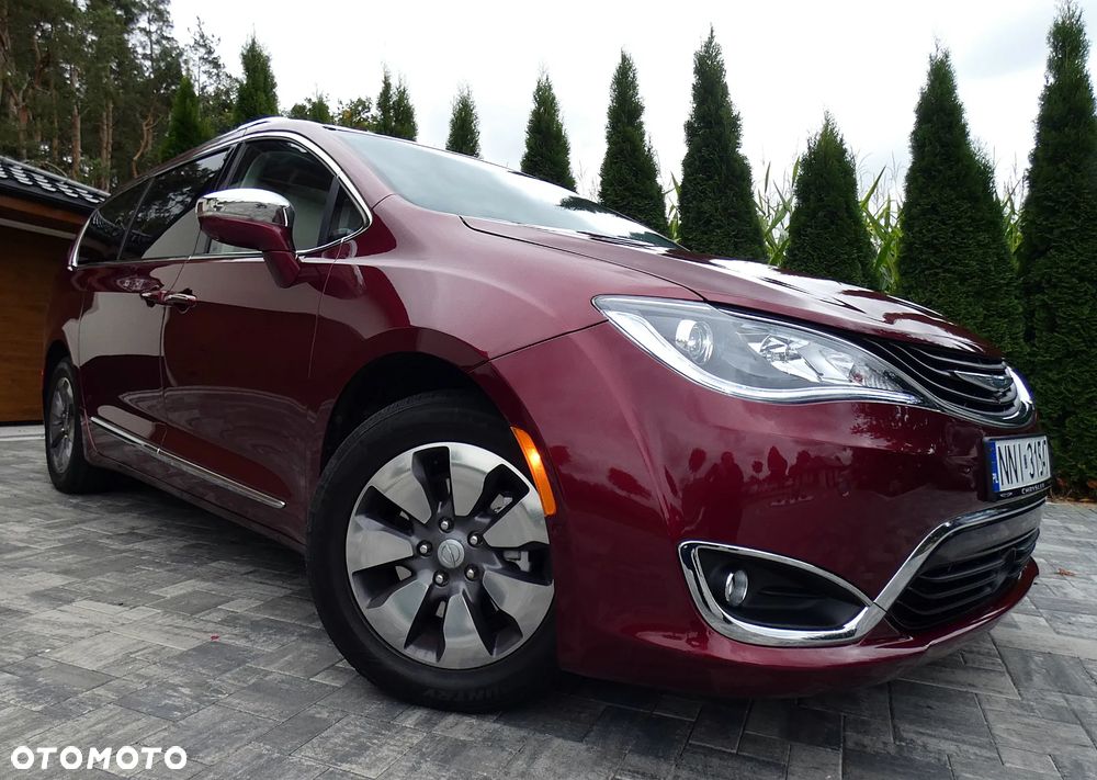 Chrysler Pacifica - 27