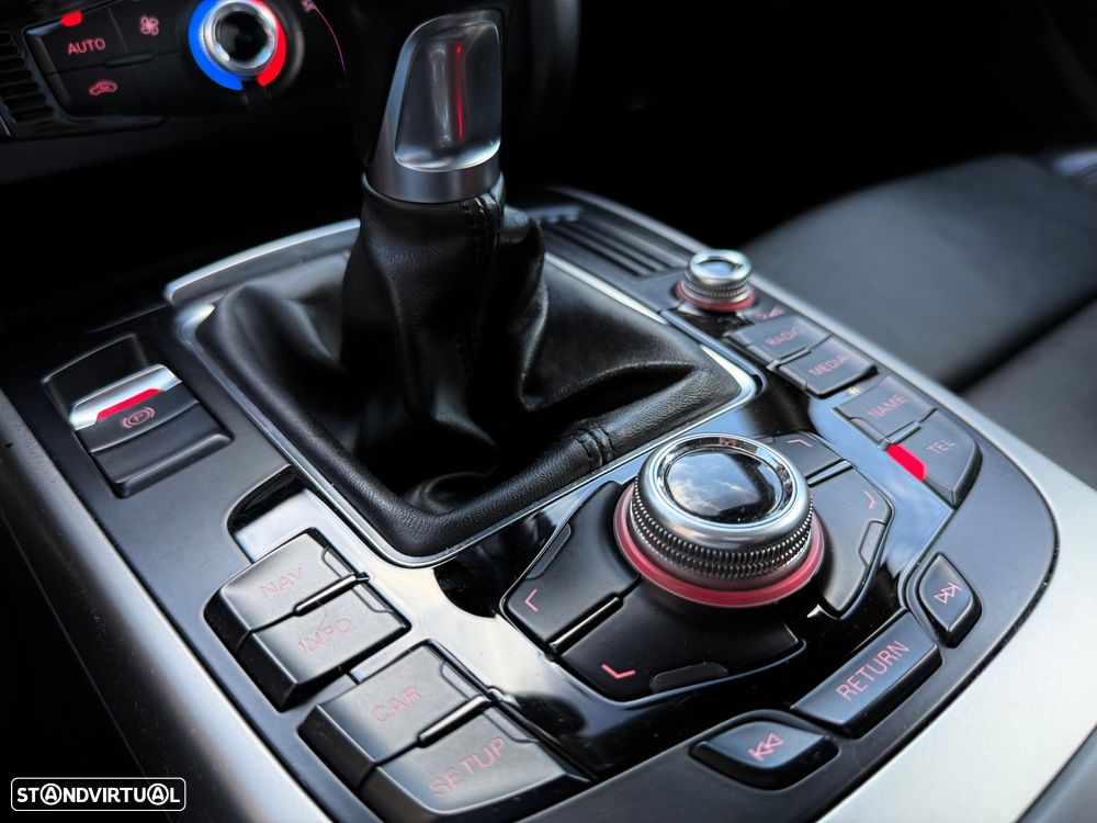 Audi A4 Avant 2.0 TDI Business Line Sport - 19