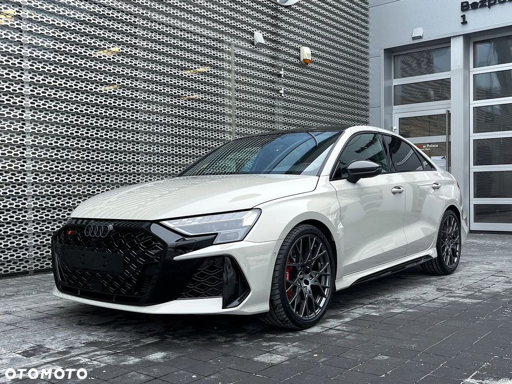 Audi RS3 Limousine - 5