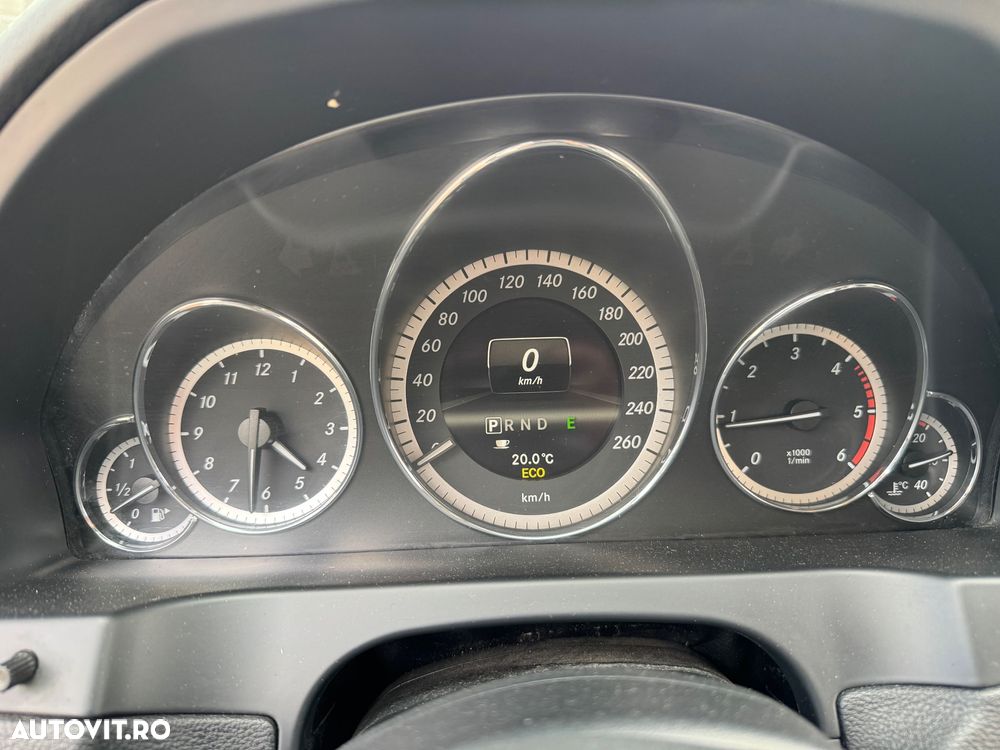 Mercedes-Benz E 220 CDI DPF BlueEFFICIENCY 7G-TRONIC Avantgarde - 13