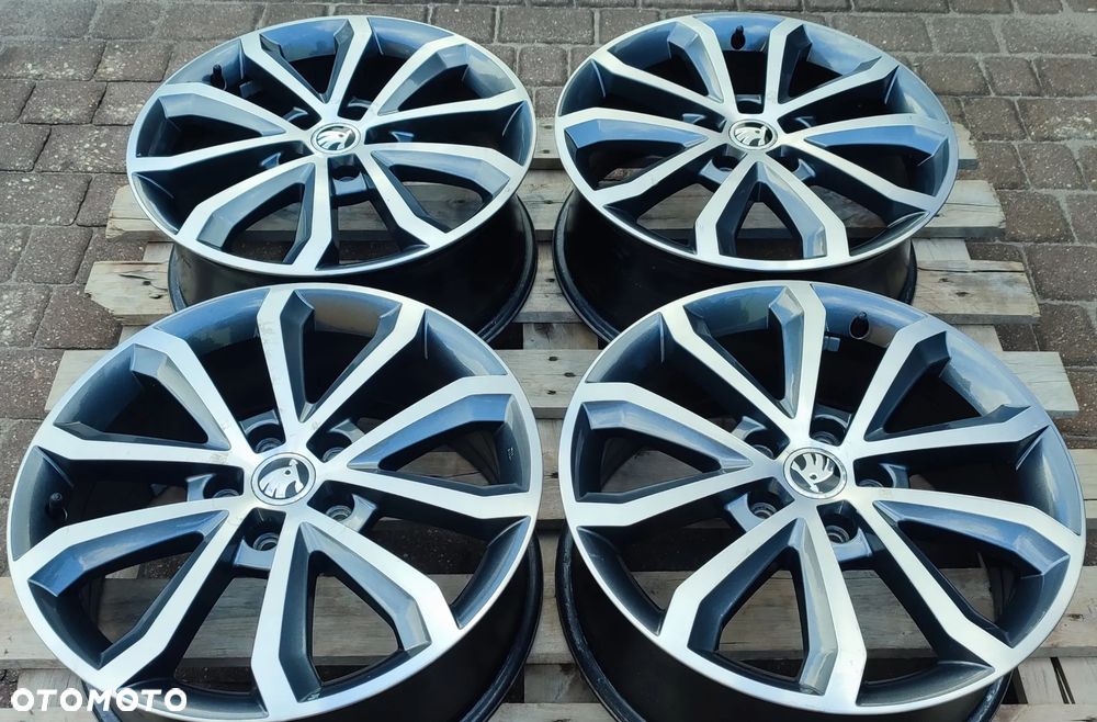Felgi Aluminiowe Oryg. Skoda Octavia III 17 Cali 5x112 7Jx17 Et49 Ø57,1mm Grafit+Polerka Starogard Gdański Wysyłka !!!