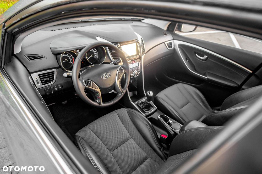 Hyundai i30 blue 1.6 GDI Passion - 17