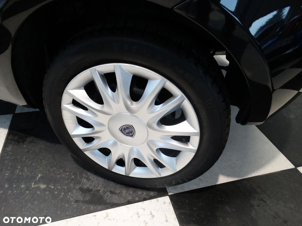 Lancia Ypsilon 1.2 8V Platinum S&S - 28