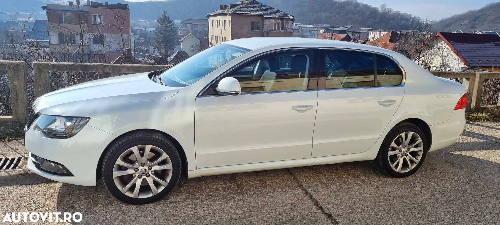Skoda Superb 2.0 TDI DSG Elegance - 16