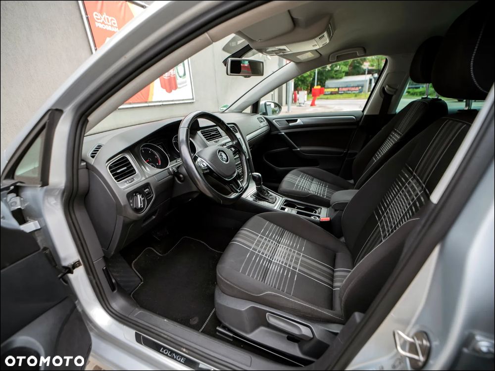 Volkswagen Golf - 6