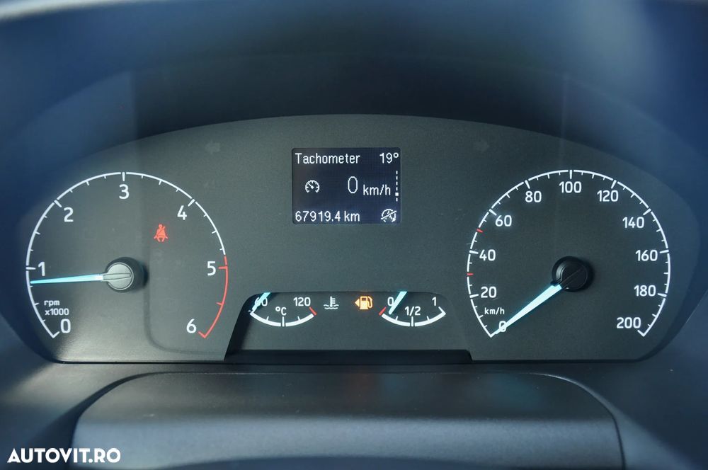 Ford Transit Custom L2H1 9 Locuri - 24