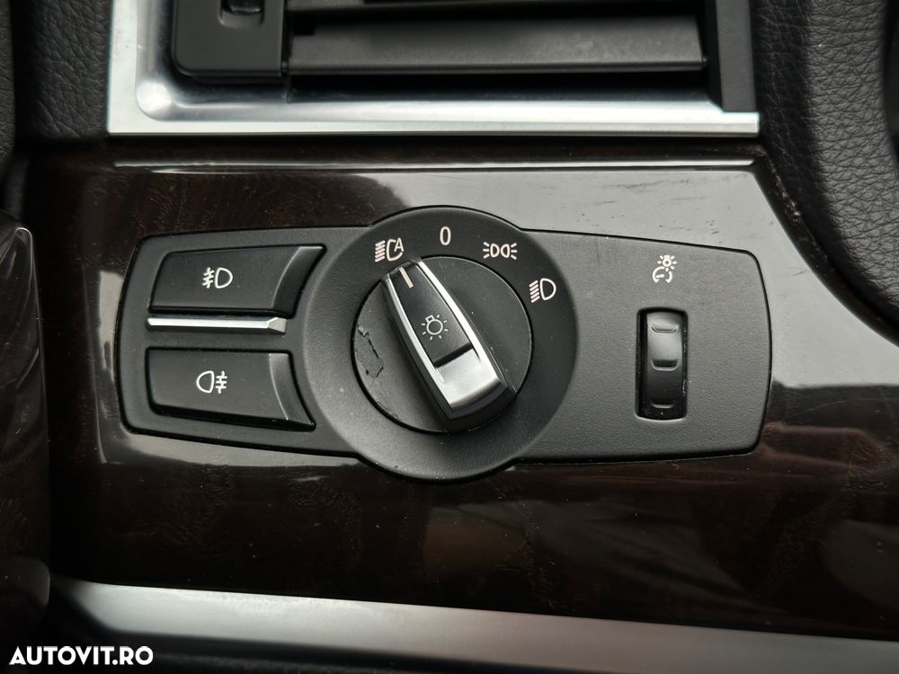 BMW Seria 5 520d - 28