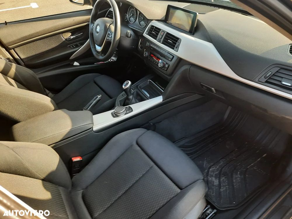 BMW Seria 3 320d Touring Blue Performance - 6