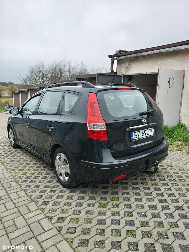 Hyundai i30 1.4 Base + - 4