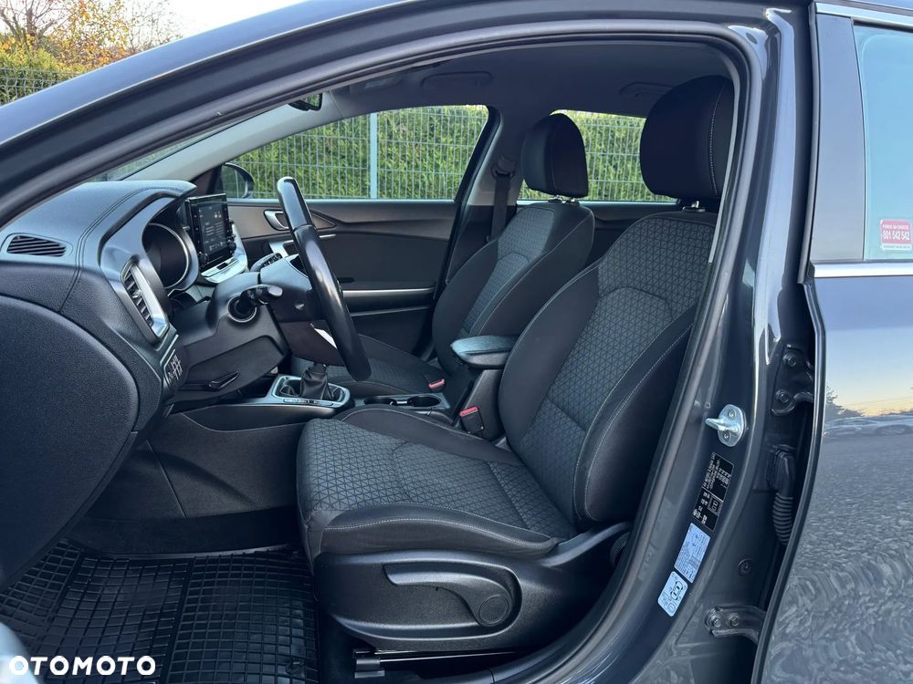 Kia Ceed 1.6 CRDi mHEV M - 22