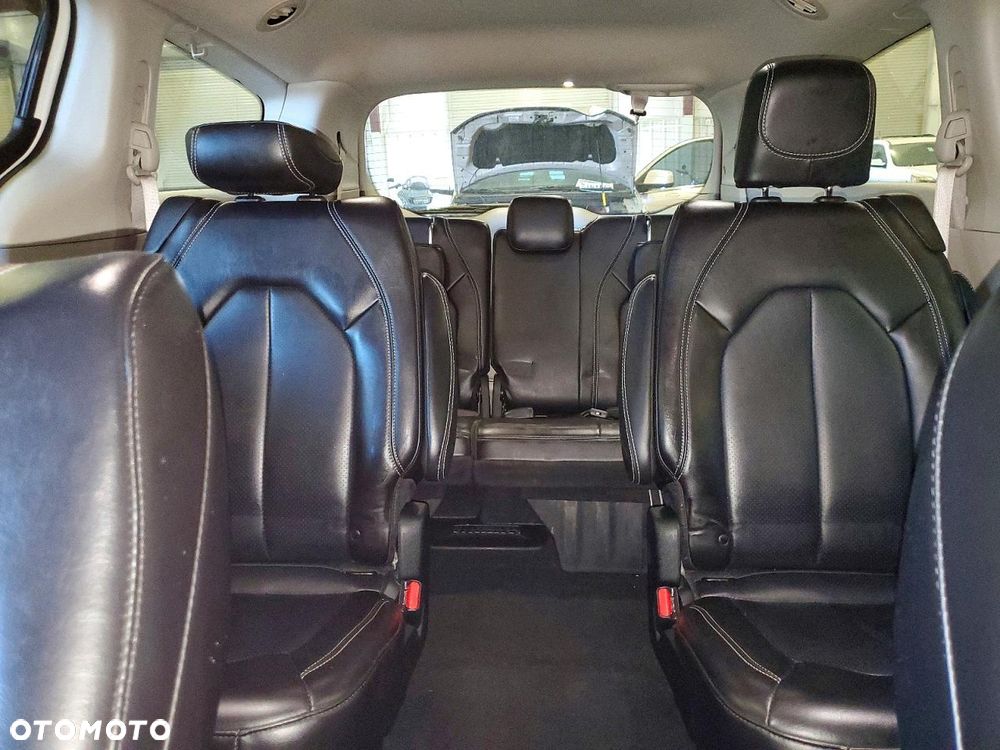 Chrysler Pacifica - 11