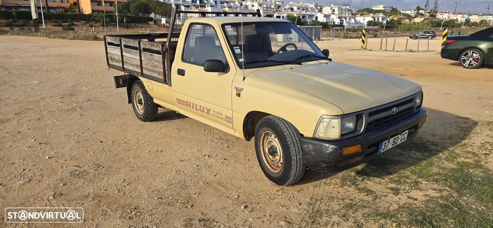 Toyota Hilux - 8