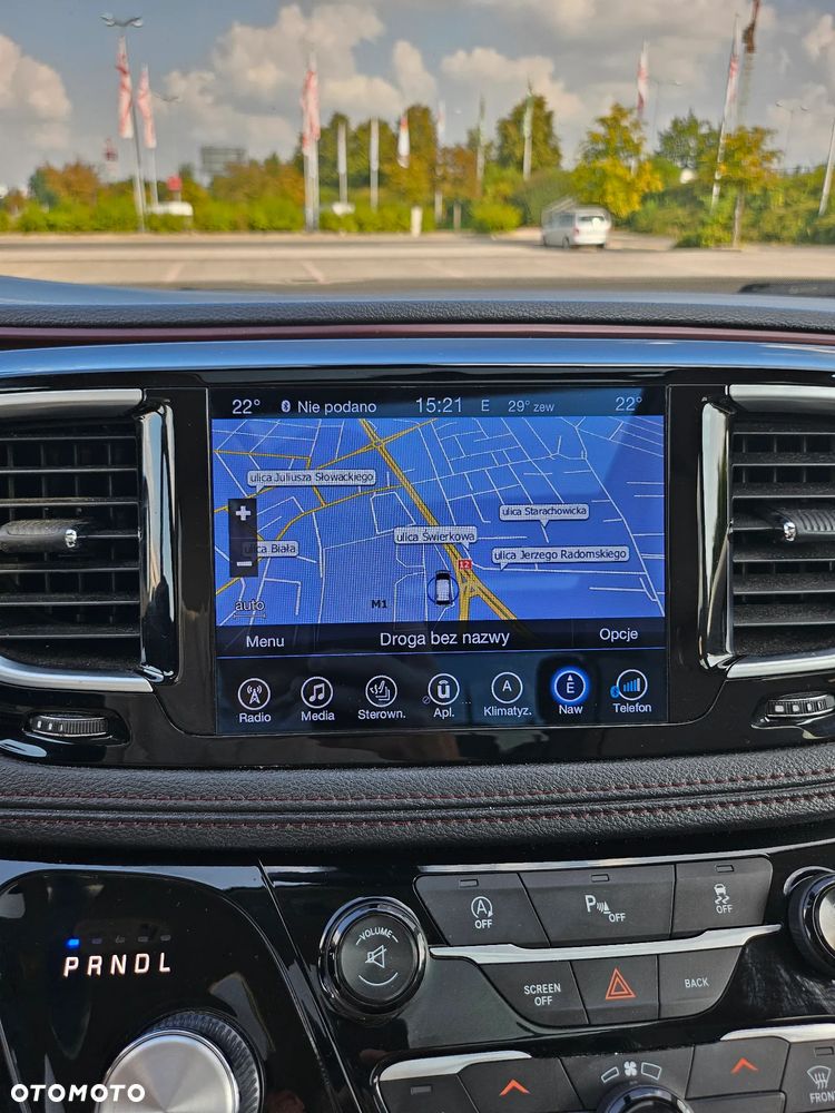 Chrysler Pacifica - 20
