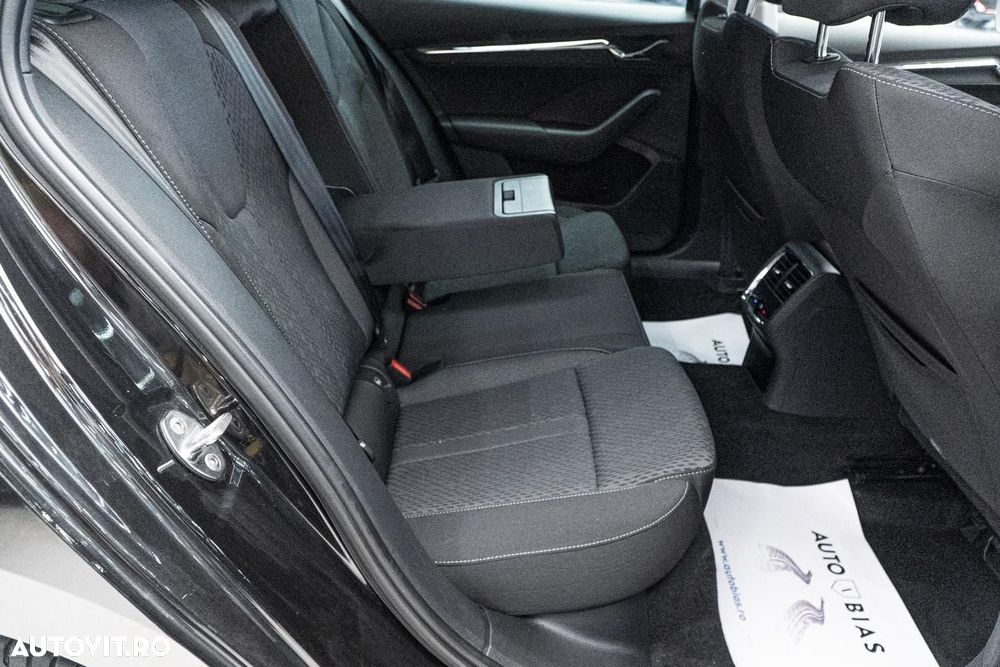 Skoda Octavia 1.0 TSI e-TEC DSG Ambition - 8