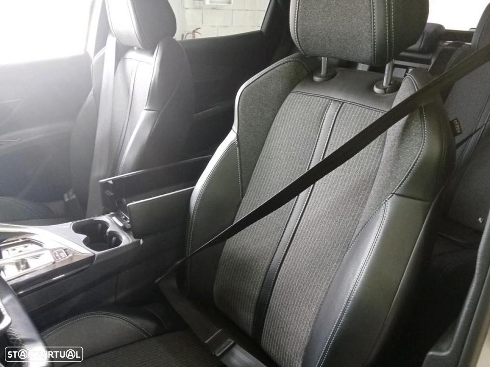 Peugeot 3008 1.6 Hybrid4 Allure Pack e-EAT8 - 6