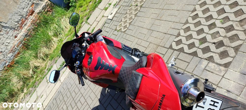 Yamaha R1 - 15