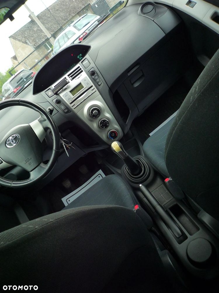 Toyota Yaris 1.4 D-4D Cool - 26