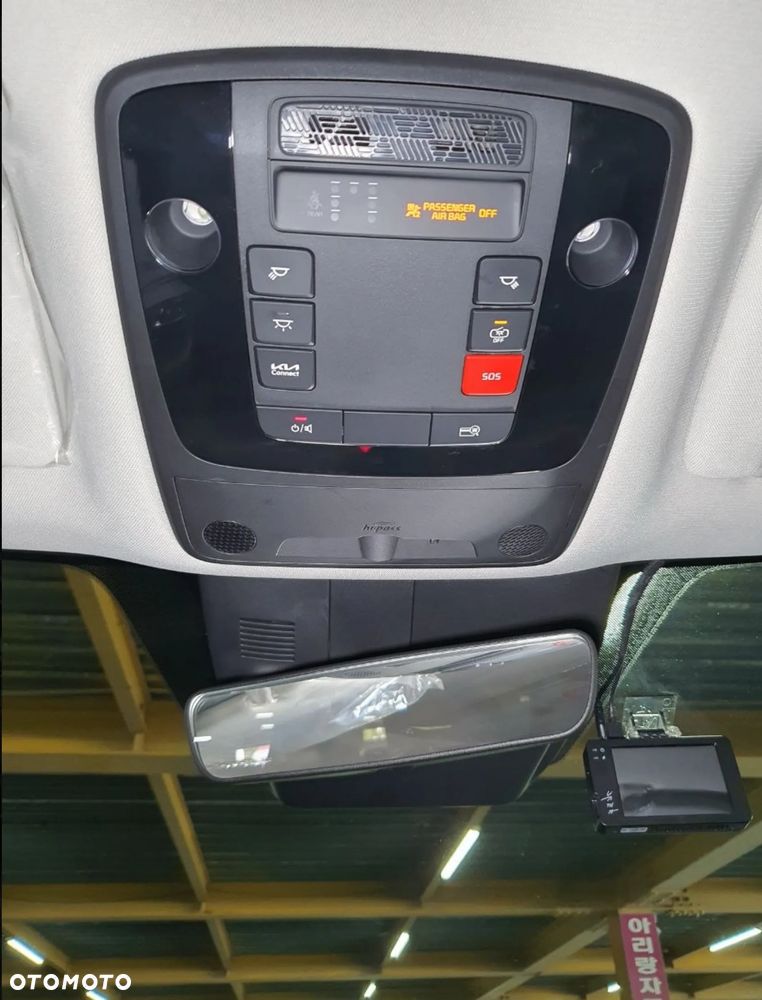 Kia Carnival - 17