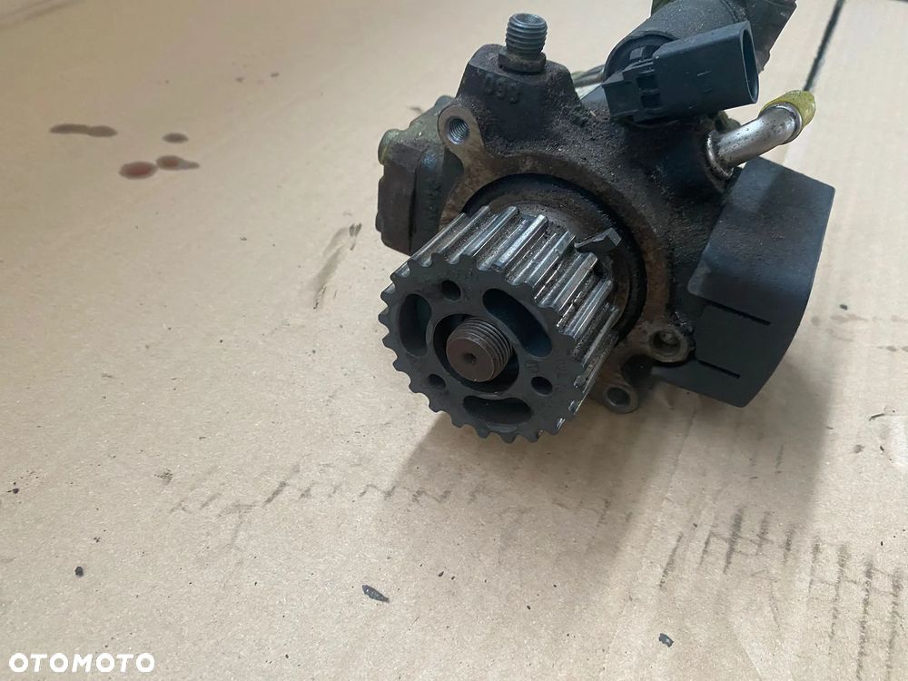 POMPA WTRYSKOWA 1.6TDI RAPID FABIA 03L130755E