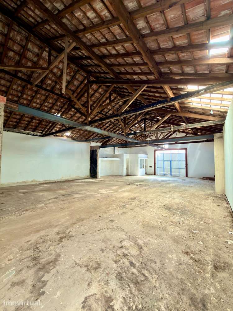 ARMAZÉM | 220 m² | Centro de Peniche - Grande imagem: 4/13