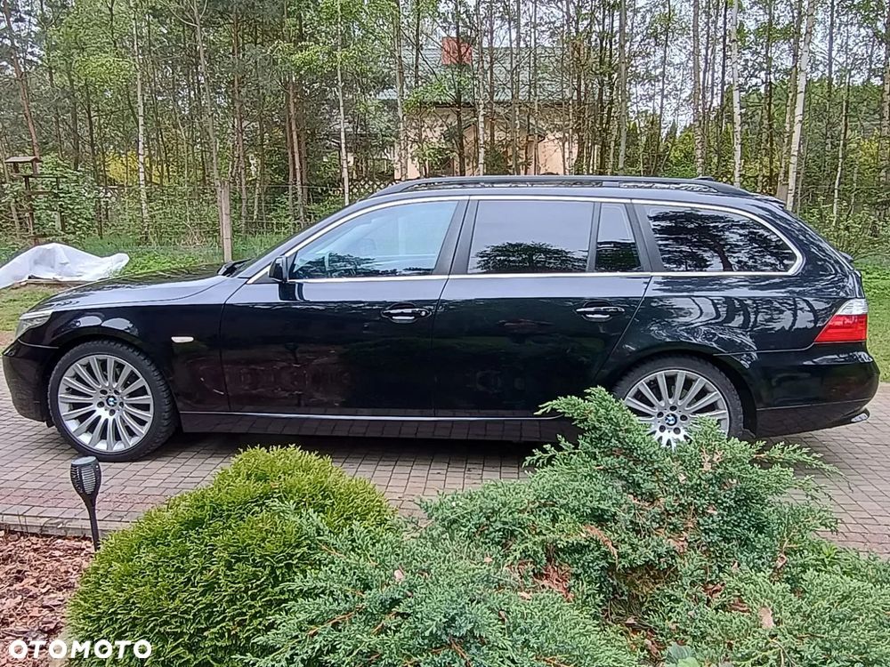BMW Seria 5 525d Touring - 10