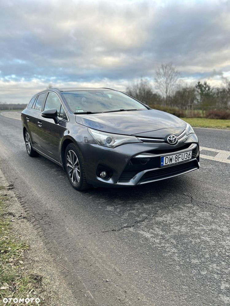 Toyota Avensis 1.8 Premium - 3