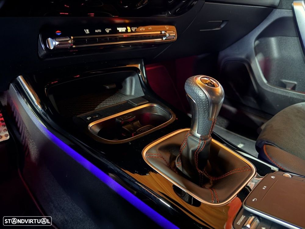 Mercedes-Benz A 180 AMG Line - 18