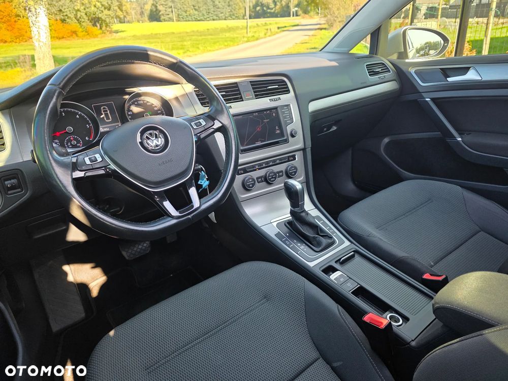 Volkswagen Golf - 17